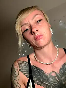 StephanieYves – webcam model profile photo Image 18