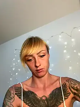 StephanieYves – webcam model profile photo Image 19