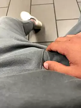 Yui-Ch – webcam model profile photo Image 6