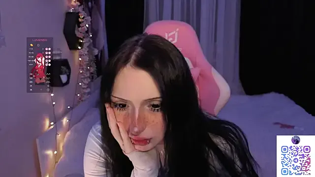 LuxeLou – webcam model profile photo Image 16