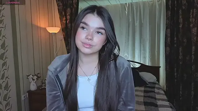 LunaKrismas – webcam model profile photo Image 13