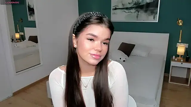 LunaKrismas – webcam model profile photo Image 15