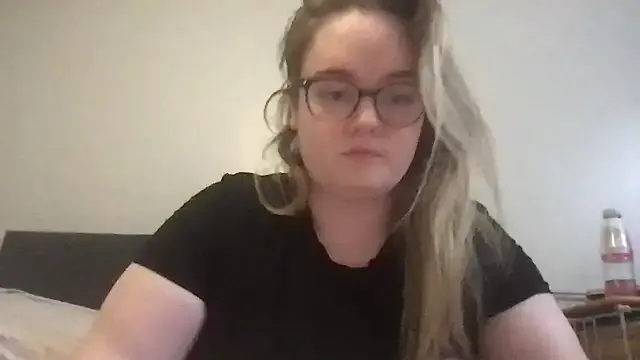 Liyanamee – webcam model profile photo Image 5