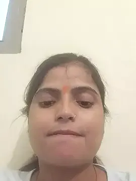 BrandiFire – webcam model profile photo Image 4