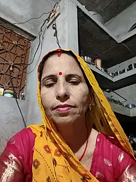 ReginaVelvet – webcam model profile photo Image 9