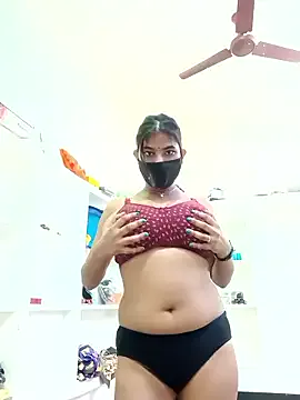 Yaya--728 – webcam model profile photo Image 19