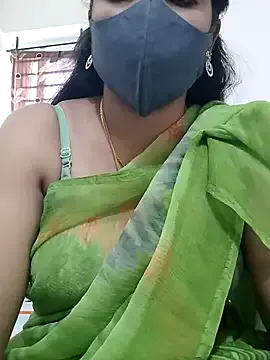 Triixxxy – webcam model profile photo Image 4