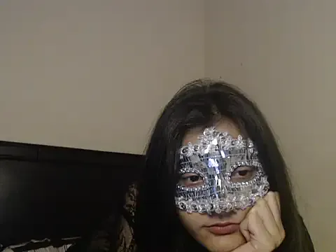 BizzyNoar19 – webcam model profile photo Image 3