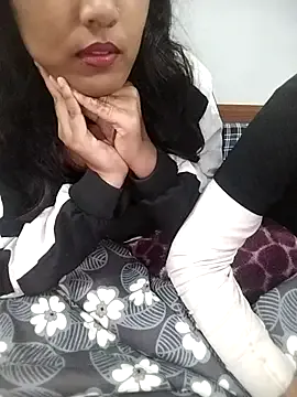 RoseeLuna – webcam model profile photo Image 8