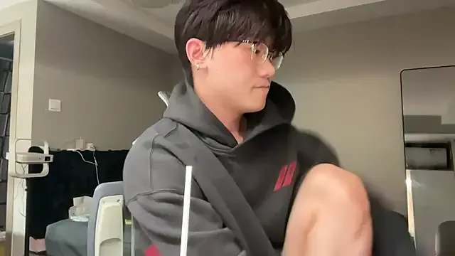 Alirawrz – webcam model profile photo Image 14