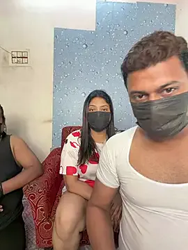 ZaraaSmith – webcam model profile photo Image 14