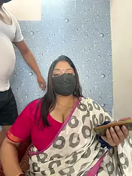 ZaraaSmith – webcam model profile photo Image 4