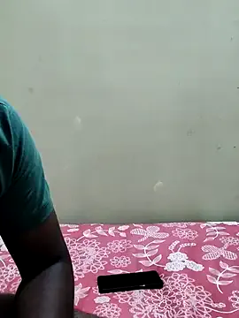 SophiieCooper – webcam model profile photo Image 2