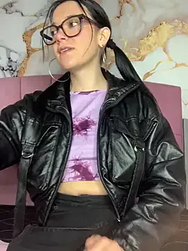 Isabella_21x Image 13