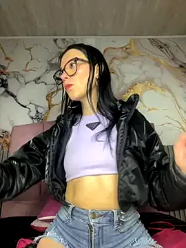 Isabella_21x Image 15