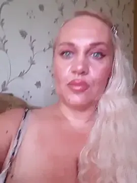 SunnyDesirexxx – webcam model profile photo Image 4