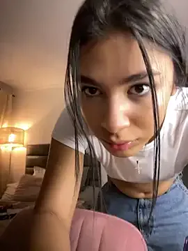 Amykimm – webcam model profile photo Image 2