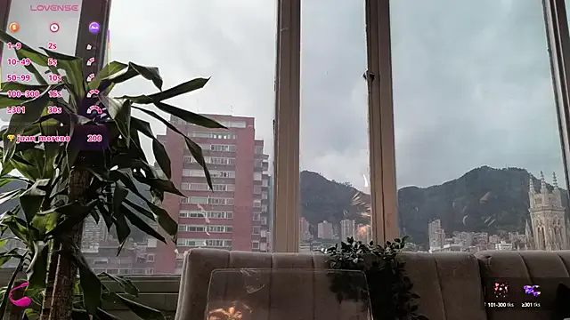 MonserrateGill – webcam model profile photo Image 2