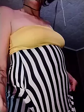 PrincessOPoison – webcam model profile photo Image 2