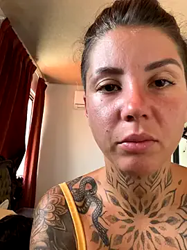 Ladyluvxo – webcam model profile photo Image 13