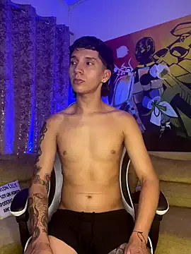 JadeHillss – webcam model profile photo Image 6