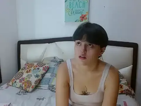 MonserrateGill – webcam model profile photo Image 5