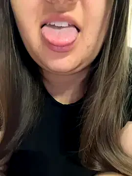 CarryOnJhonn – webcam model profile photo Image 5