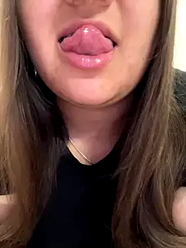 CarryOnJhonn – webcam model profile photo Image 6