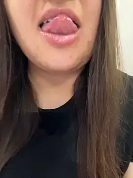 CarryOnJhonn – webcam model profile photo Image 7