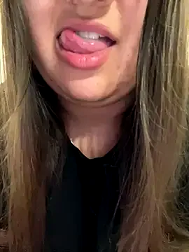 CarryOnJhonn – webcam model profile photo Image 9