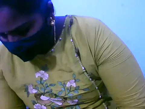 MonserrateGill – webcam model profile photo Image 19