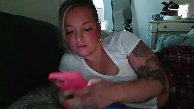 CourtneyLynn – webcam model profile photo Image 17