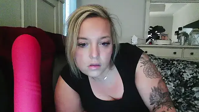 CourtneyLynn – webcam model profile photo Image 7