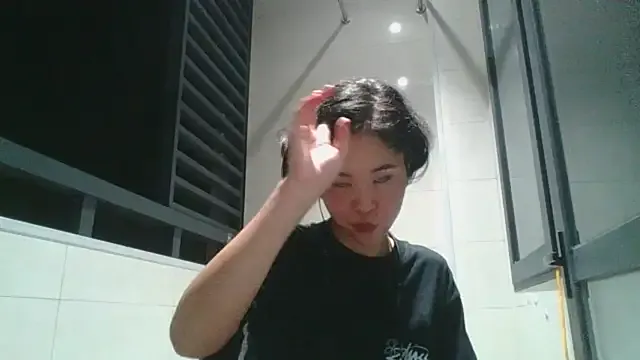 JoiDivision – webcam model profile photo Image 4