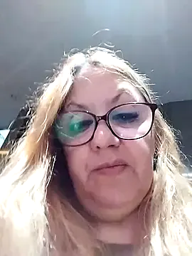 Wildfruit – webcam model profile photo Image 9