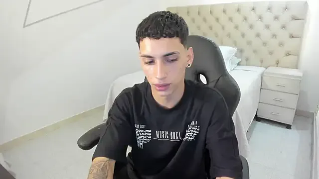 ReginaVelvet – webcam model profile photo Image 17