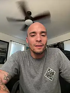 VivienneVale – webcam model profile photo Image 3