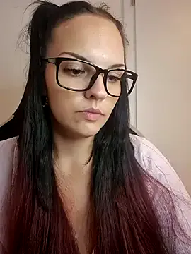 LouannaHart – webcam model profile photo Image 5