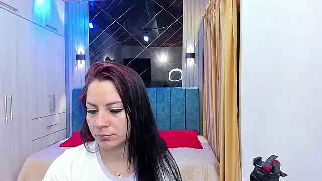 Julia_Ahnn Image 13