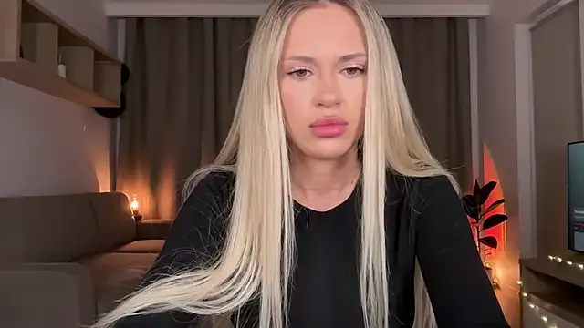 EloisMontclair – webcam model profile photo Image 19