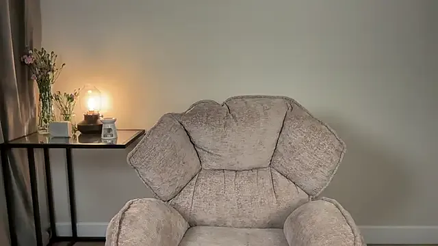 EloisMontclair – webcam model profile photo Image 5