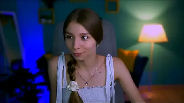 vkristalper – webcam model profile photo Image 3