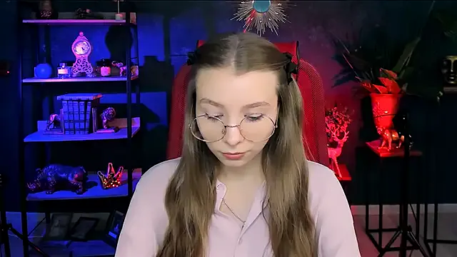 vkristalper – webcam model profile photo Image 5