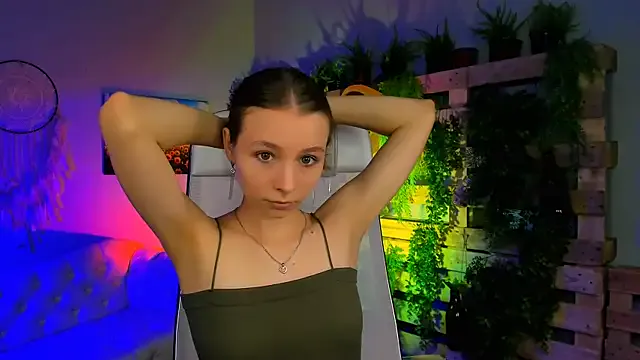 vkristalper – webcam model profile photo Image 6