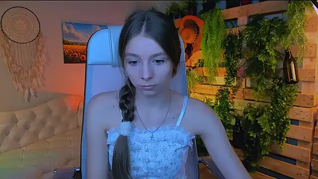 vkristalper – webcam model profile photo Image 9