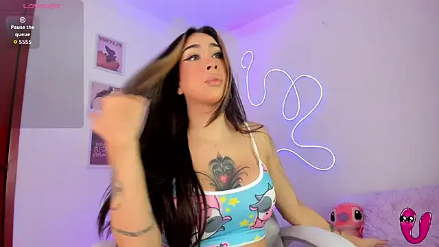 CutieCurvyy – webcam model profile photo Image 15