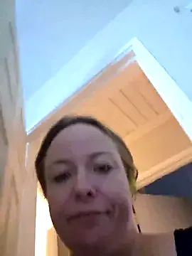 JoiDivision – webcam model profile photo Image 16