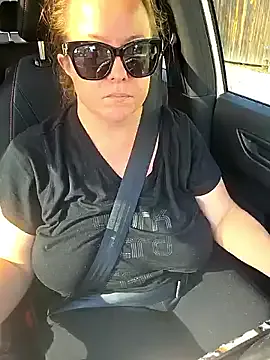 JoiDivision – webcam model profile photo Image 6