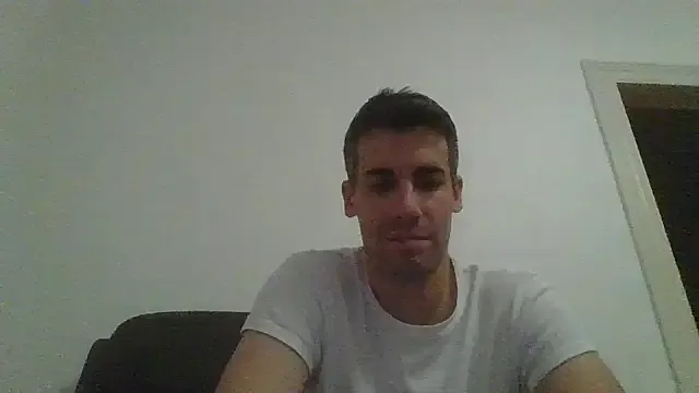 MonserrateGill – webcam model profile photo Image 3