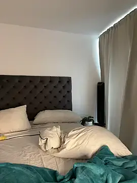 MystiMajesti – webcam model profile photo Image 12